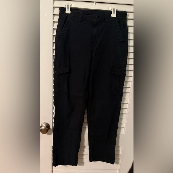 American Eagle Women’s Black High Rise Stretch Cargo pants in black Size 8. - Picture 5 of 5